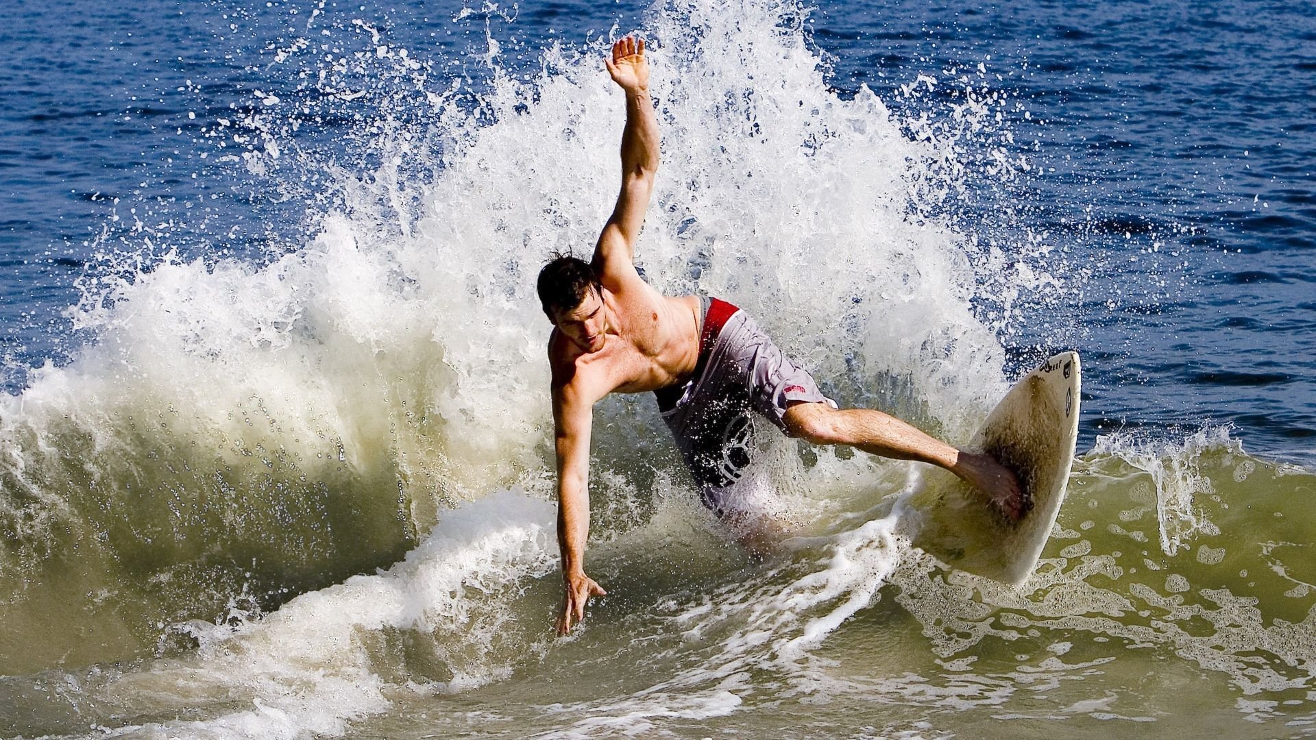 穆古鲁扎关键节点高光表现，瑞士队带队取胜！